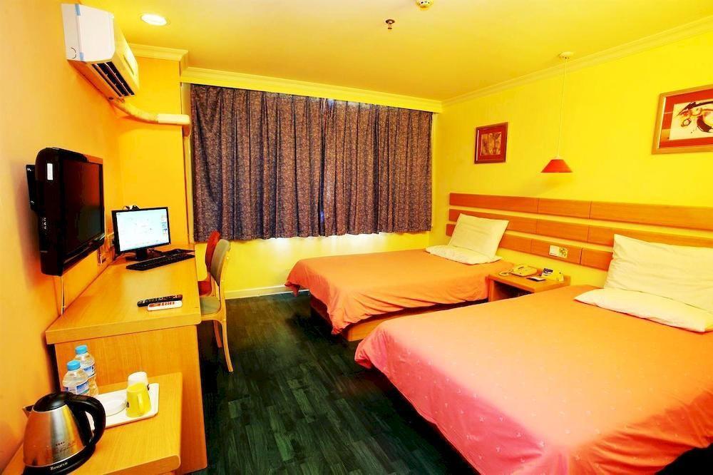 Home Inn Guangzhou Guangdong University Of Foreign Studies Baiyun Avenue Exterior photo